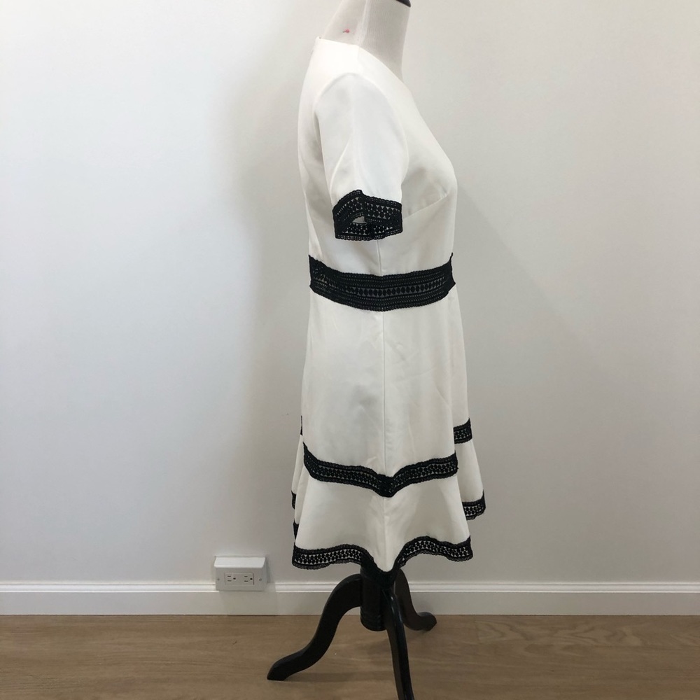Chic Women's Mini Dress - White and Black - Picture 5 of 7
